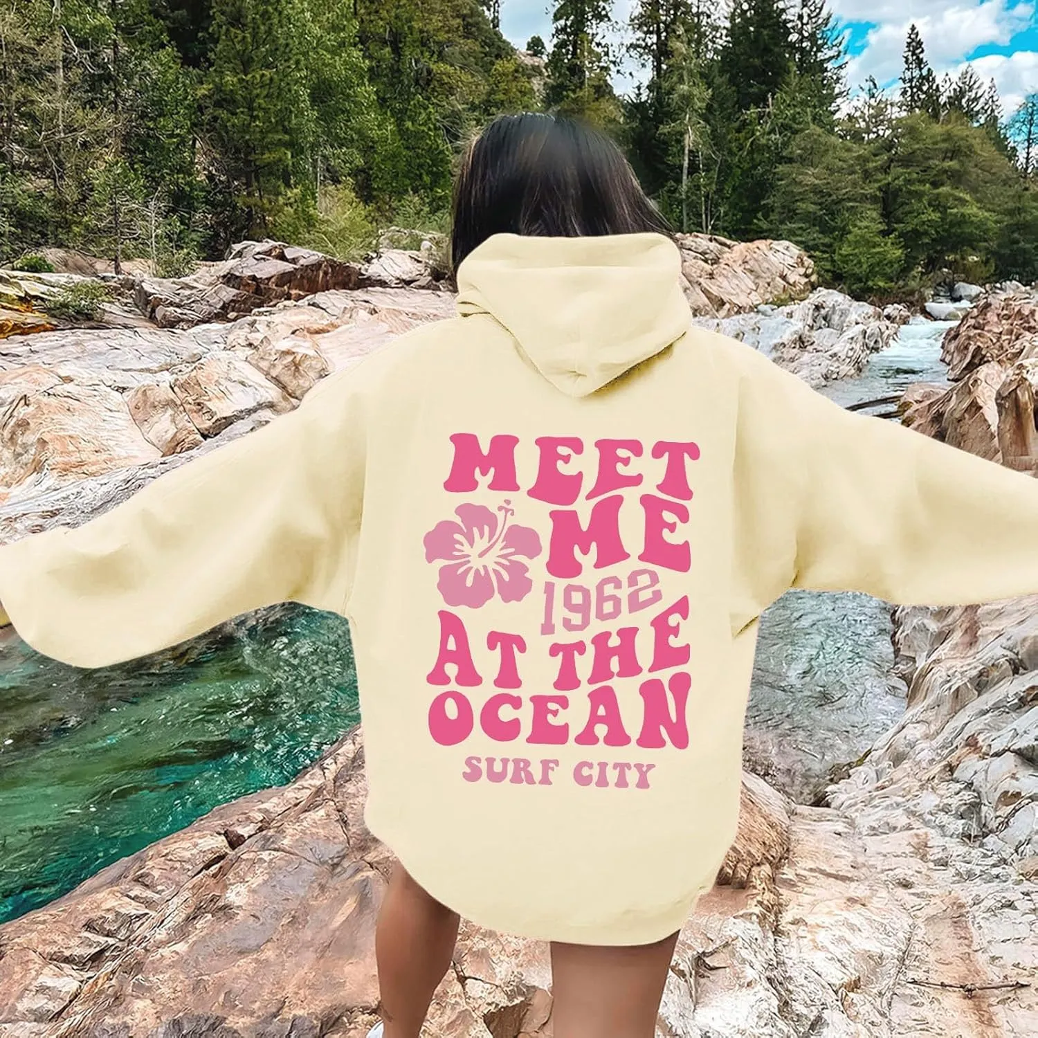 Pink Graphic Hoodies for Women 2024 Fall Outfits Oversized Hoodie Teen Girls Cute Preppy Sweatshirts Casual Pullover
